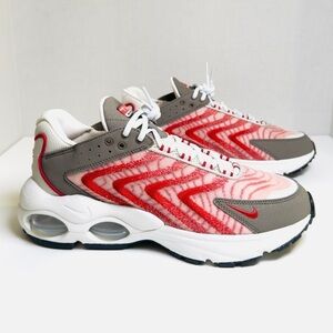Men’s Nike Air Max TW DQ3984 002 size 10.5 bone/Red Clay-Olive Grey color NEW!